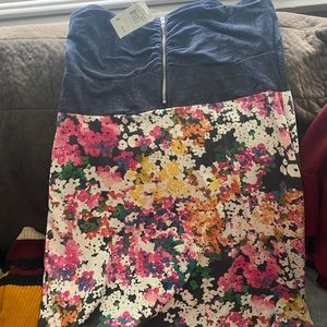 Fitted floral strapless dress